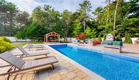 Why to Book Your Next Getaway with Select Homes + Retreats™.